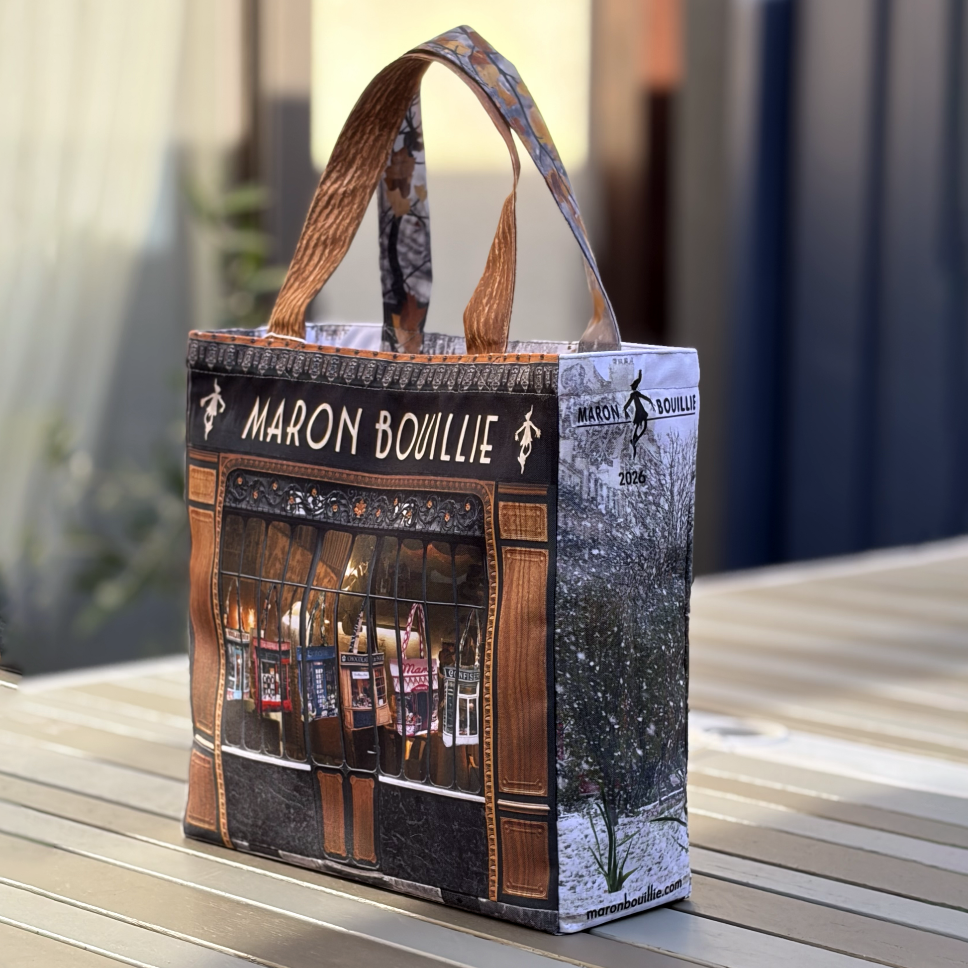 パリ柄】イヤーバッグ 2026 | 初回限定100個・特別カラー＆チャーム