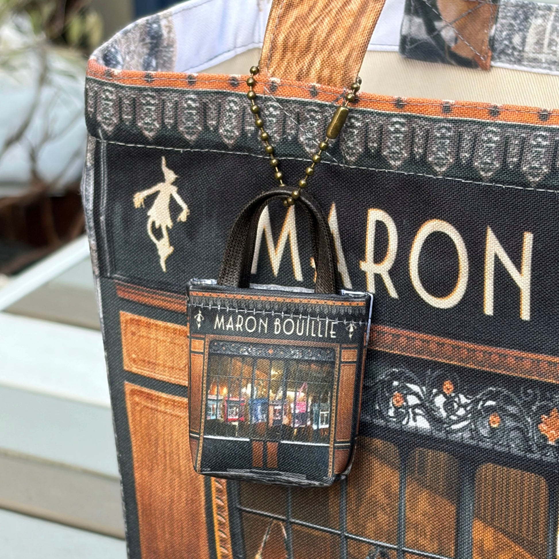 パリ柄】イヤーバッグ 2026 | 初回限定100個・特別カラー＆チャーム