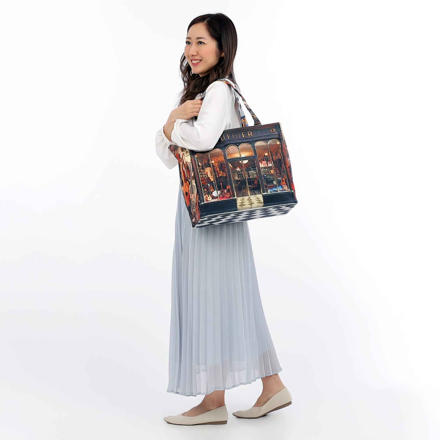 【パリ柄】【タグ無し、又は展示品】ファスナー付きレトロバッグ（大）（Luthier/楽器屋） | マロンブイー